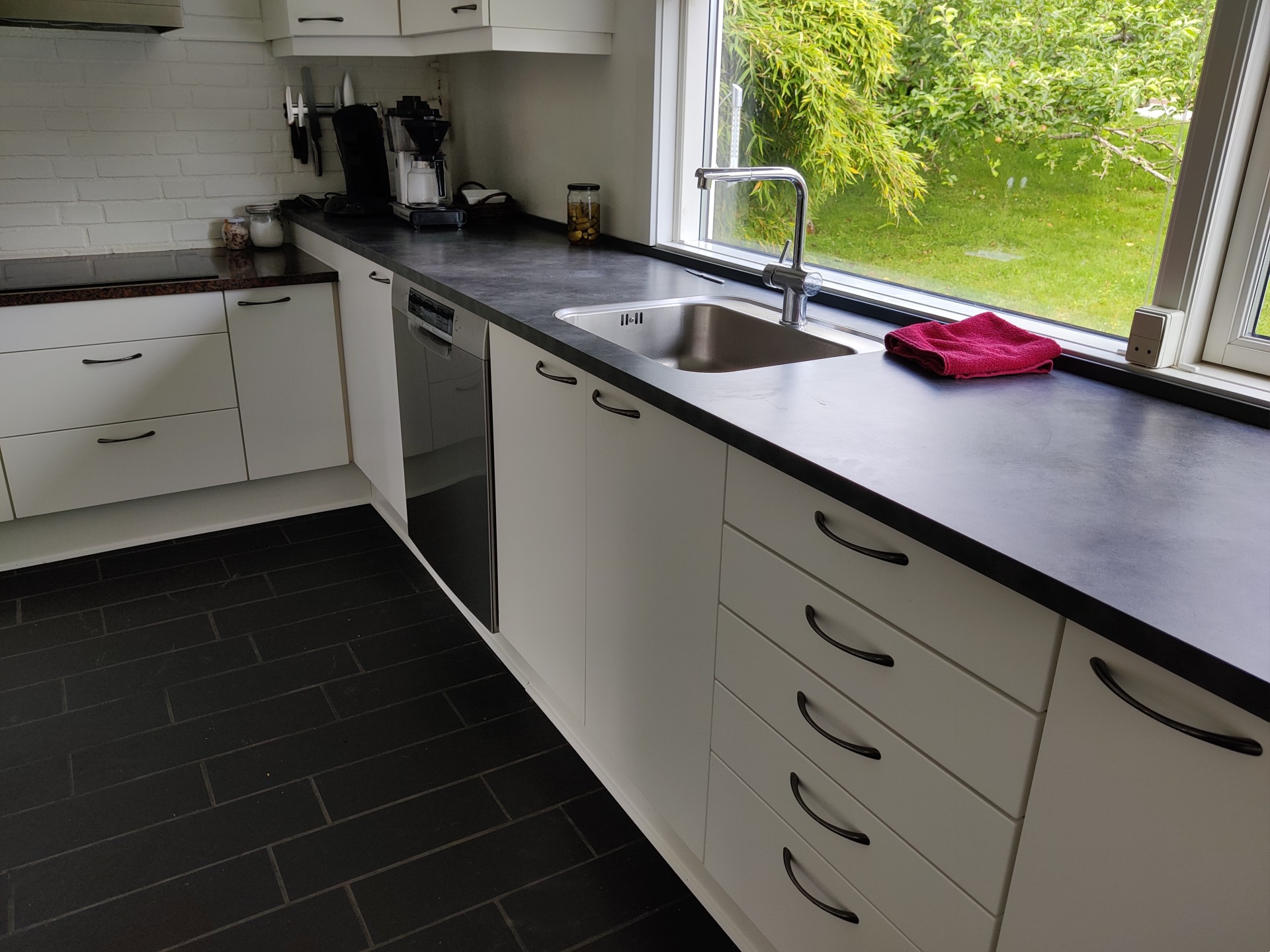 Miljøbevidst fornyelse og indretning af køkken, bryggers, bad og garderobe